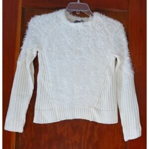 Quinn Eyelash Knit Sweater Size S Women Fuzzy Soft White Warm Winter Crop Top